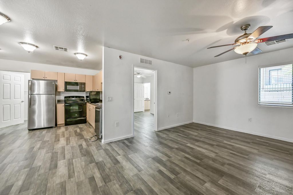 3065 N 67th Avenue Apt 132, Phoenix, AZ 85033