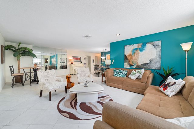 6303 Silver Moon Lane, Greenacres, FL 33463