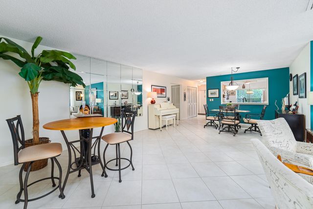 6303 Silver Moon Lane, Greenacres, FL 33463