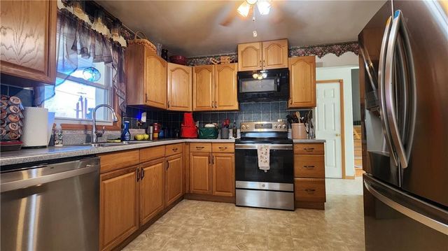 3704 S CLAREMONT Avenue, Independence, MO 64052