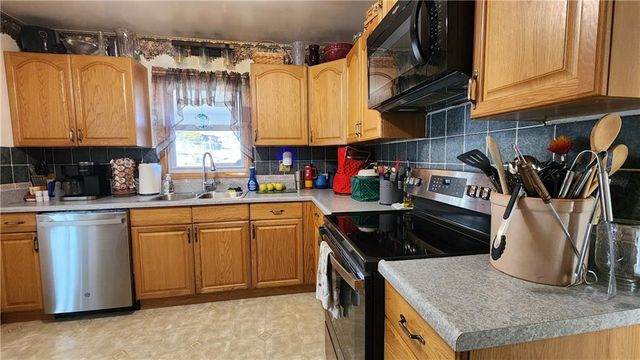 3704 S CLAREMONT Avenue, Independence, MO 64052