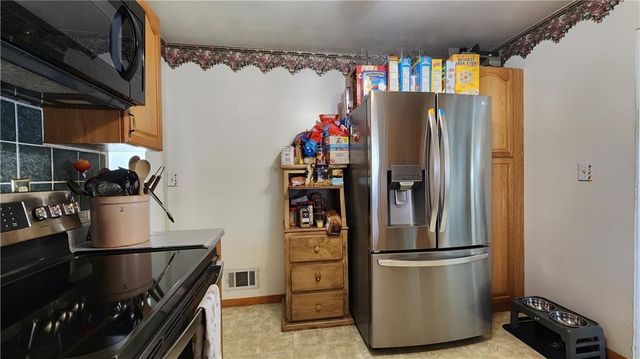 3704 S CLAREMONT Avenue, Independence, MO 64052