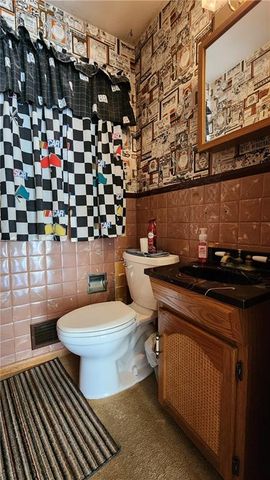 3704 S CLAREMONT Avenue, Independence, MO 64052