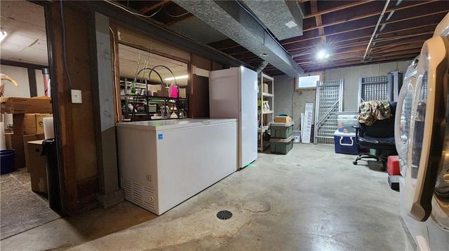 3704 S CLAREMONT Avenue, Independence, MO 64052