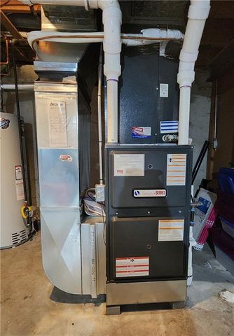 3704 S CLAREMONT Avenue, Independence, MO 64052