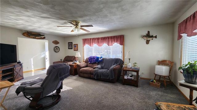 3704 S CLAREMONT Avenue, Independence, MO 64052