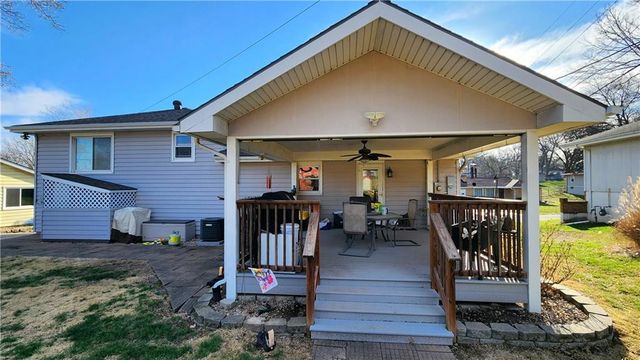 3704 S CLAREMONT Avenue, Independence, MO 64052