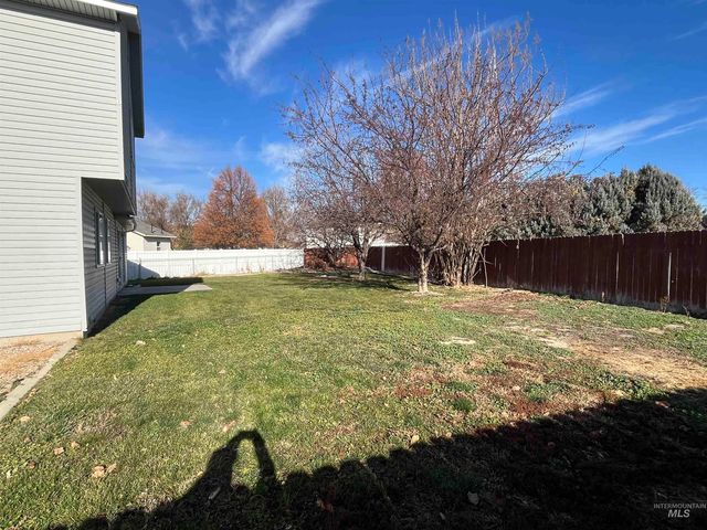 2360 Grey Hawk Ave, Kuna, ID 83634