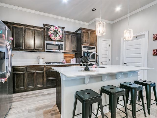 10624 Glover River Drive, Yukon, OK 73099