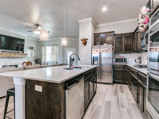 10624 Glover River Drive, Yukon, OK 73099