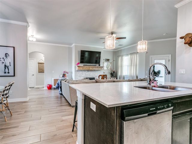 10624 Glover River Drive, Yukon, OK 73099