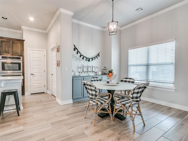10624 Glover River Drive, Yukon, OK 73099