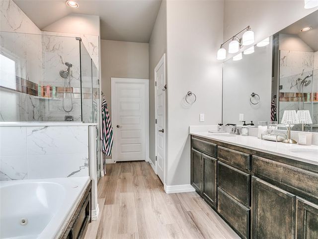 10624 Glover River Drive, Yukon, OK 73099