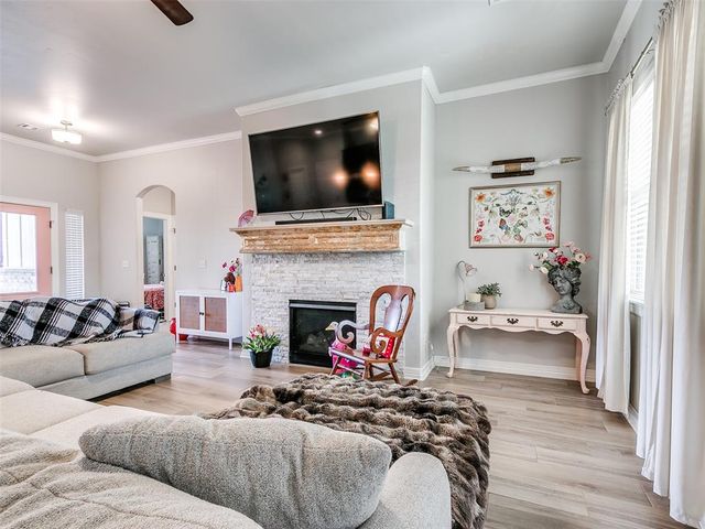 10624 Glover River Drive, Yukon, OK 73099