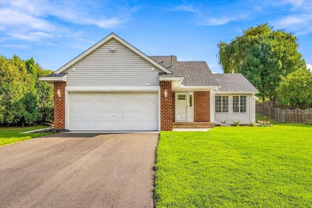 342 Parkview Lane S, Maplewood, MN 55119