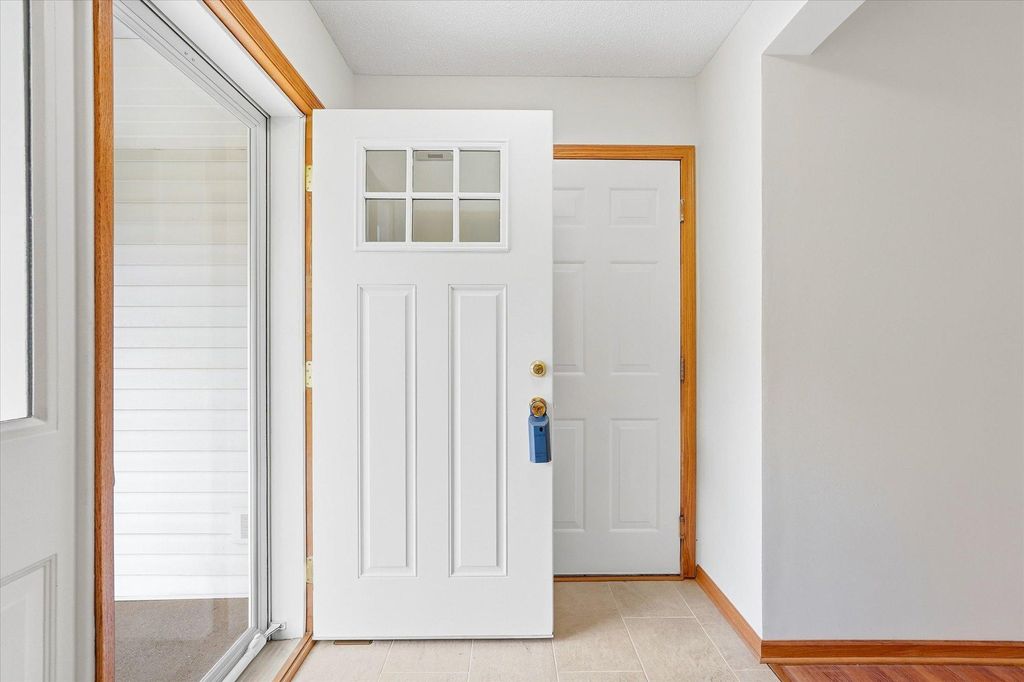 342 Parkview Lane S, Maplewood, MN 55119 — photo 5