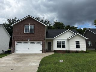841 Lutz Ln, Clarksville, TN 37042