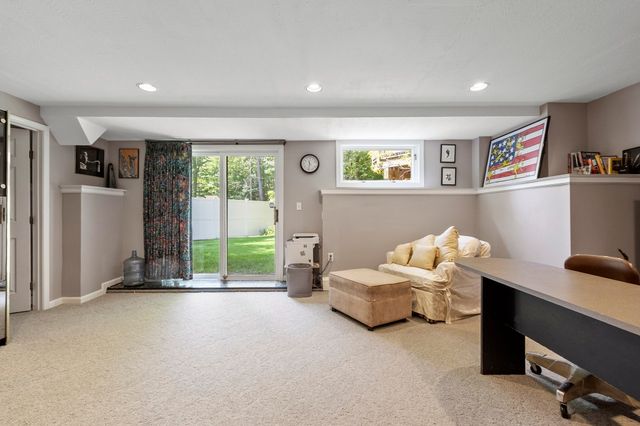 115 Village Xing, Fitchburg, MA 01420