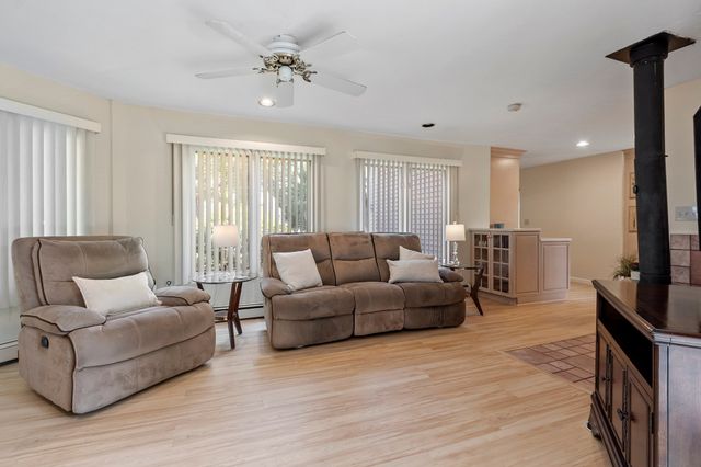 115 Village Xing, Fitchburg, MA 01420