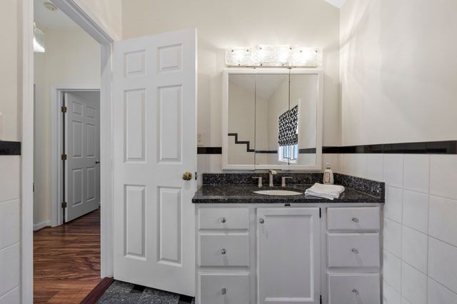 115 Village Xing, Fitchburg, MA 01420