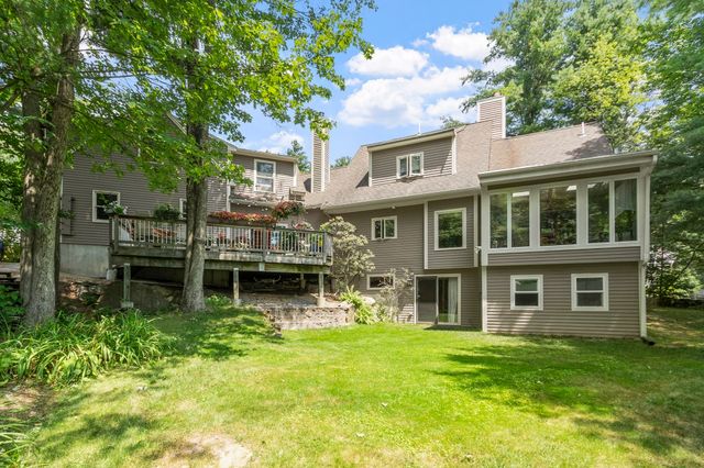 115 Village Xing, Fitchburg, MA 01420
