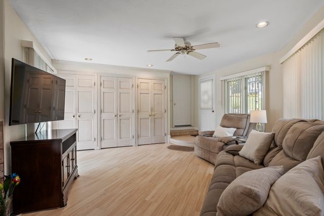 115 Village Xing, Fitchburg, MA 01420