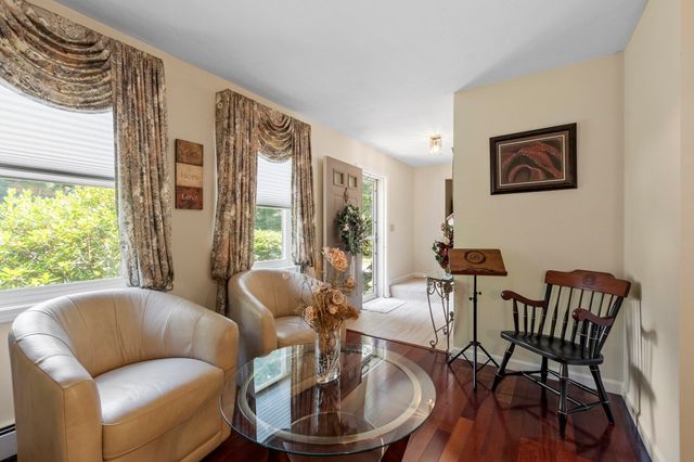 115 Village Xing, Fitchburg, MA 01420