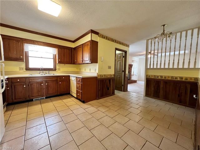 3806 Bentbrook Drive, High Point, NC 27265