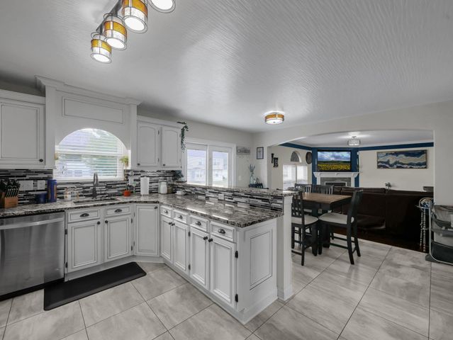 3704 Carlotta Street, Grove City, OH 43123