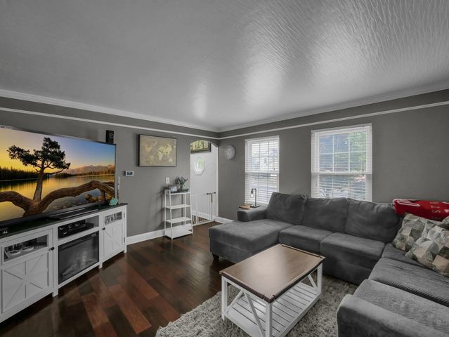 3704 Carlotta Street, Grove City, OH 43123