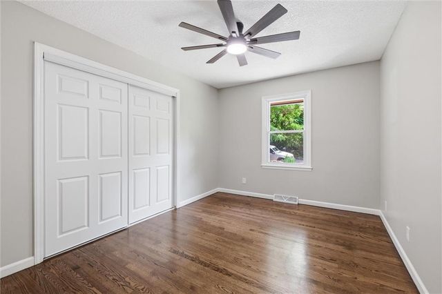 3720 Crescent Avenue, Kansas City, MO 64133
