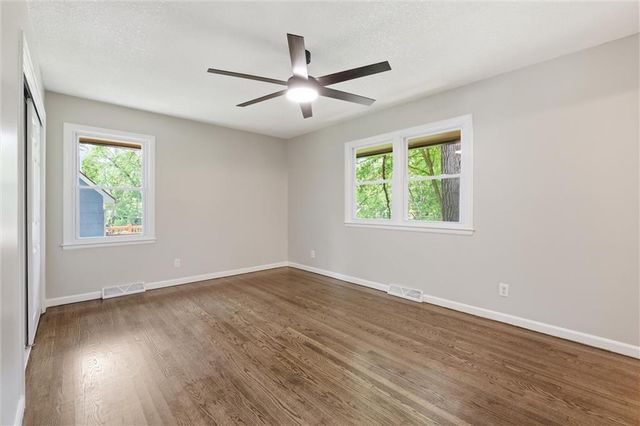 3720 Crescent Avenue, Kansas City, MO 64133
