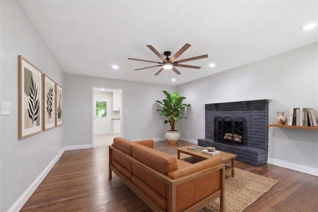 3720 Crescent Avenue, Kansas City, MO 64133
