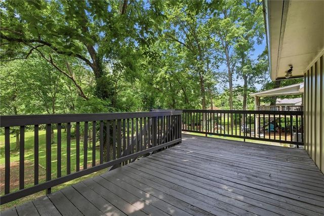 3720 Crescent Avenue, Kansas City, MO 64133