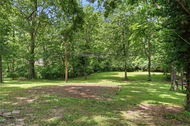 3720 Crescent Avenue, Kansas City, MO 64133
