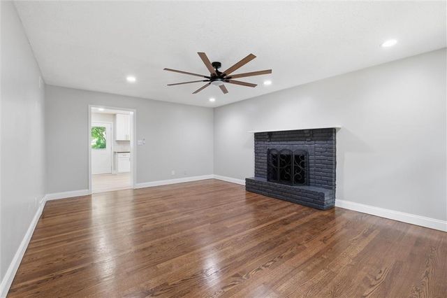 3720 Crescent Avenue, Kansas City, MO 64133
