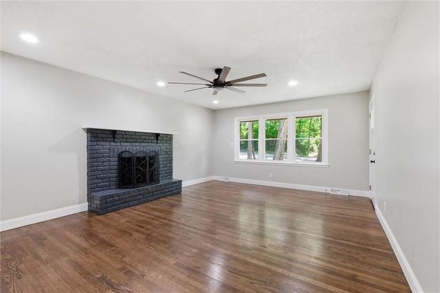 3720 Crescent Avenue, Kansas City, MO 64133