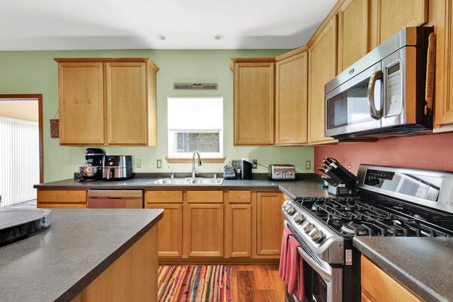 511 Acacia DRIVE, Grafton, WI 53024