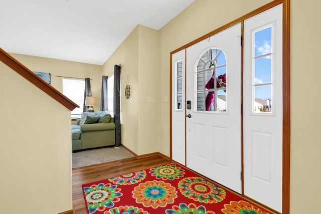 511 Acacia DRIVE, Grafton, WI 53024