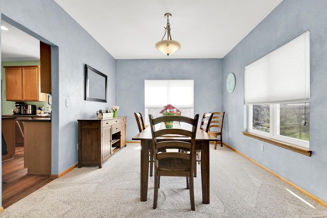 511 Acacia DRIVE, Grafton, WI 53024