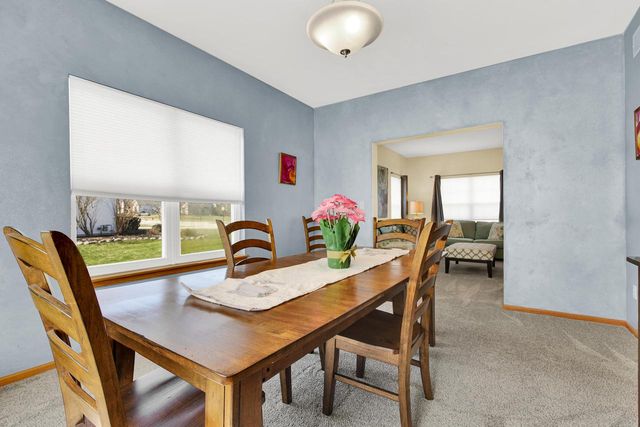 511 Acacia DRIVE, Grafton, WI 53024