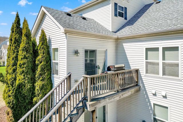 511 Acacia DRIVE, Grafton, WI 53024