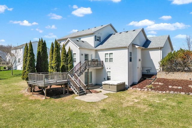 511 Acacia DRIVE, Grafton, WI 53024