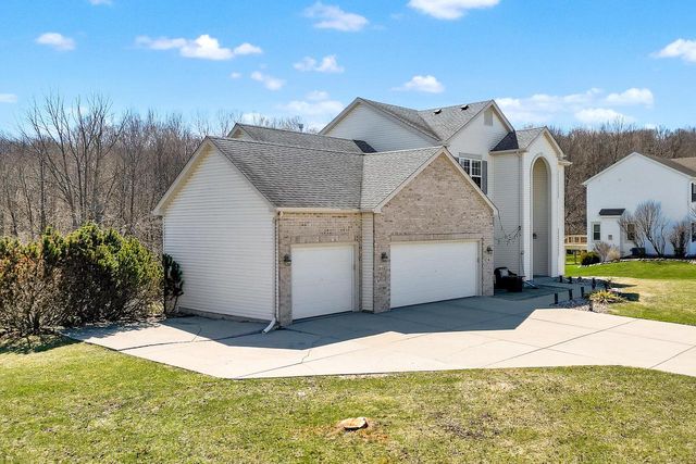 511 Acacia DRIVE, Grafton, WI 53024
