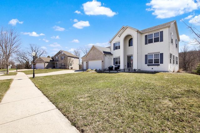 511 Acacia DRIVE, Grafton, WI 53024