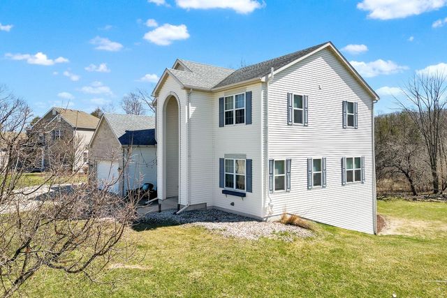 511 Acacia DRIVE, Grafton, WI 53024