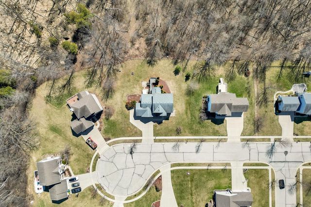 511 Acacia DRIVE, Grafton, WI 53024