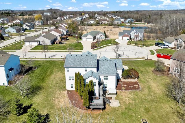 511 Acacia DRIVE, Grafton, WI 53024