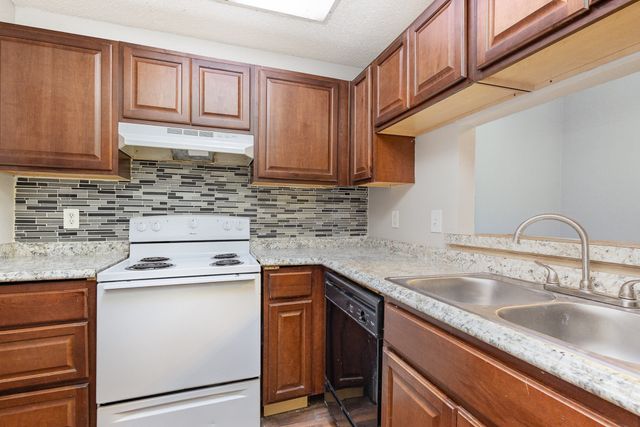 3641 W Northgate Drive 105, Irving, TX 75062