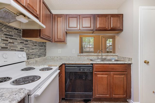 3641 W Northgate Drive 105, Irving, TX 75062